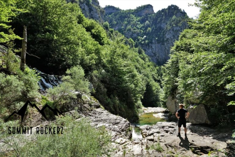 An der Quelle des Río Yaga (Surgencia del Río Yaga)